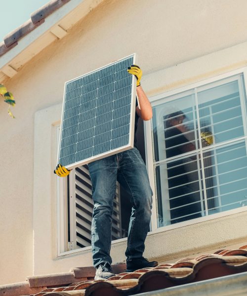 installation de panneau solaire par alamo-sarl sur un toit résidentiel ensoleillé à Limoux,